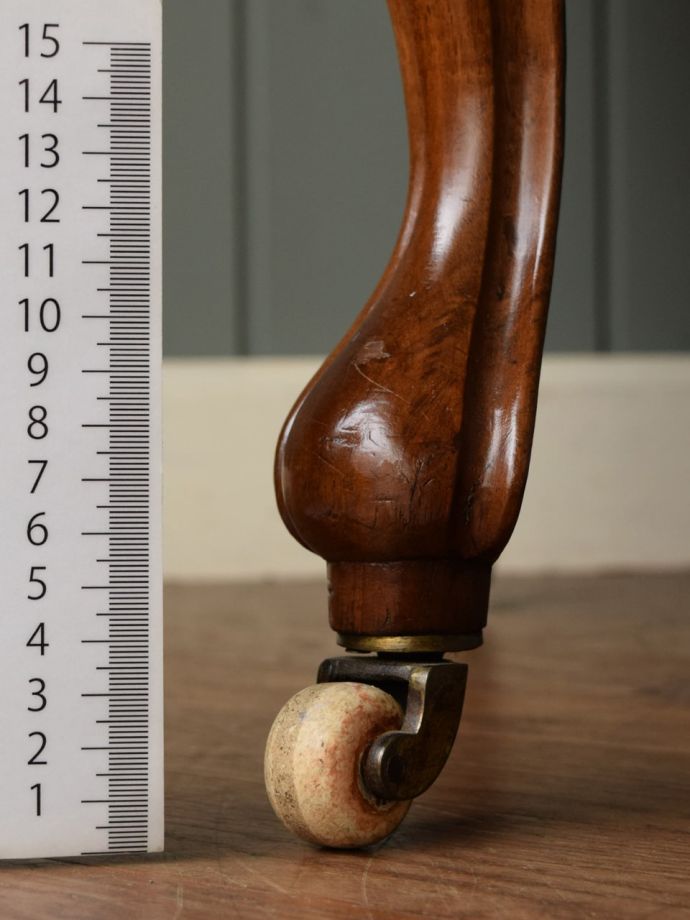 アンティーク椅子の脚