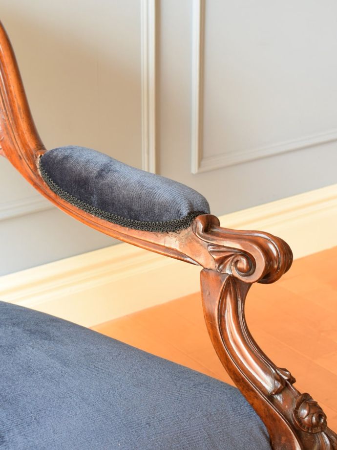 アンティークの椅子のアーム