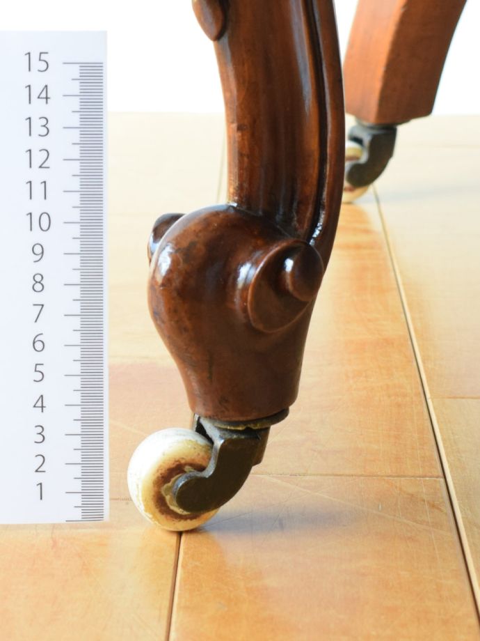 アンティーク椅子の脚