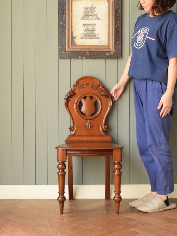 アンティークのチェア