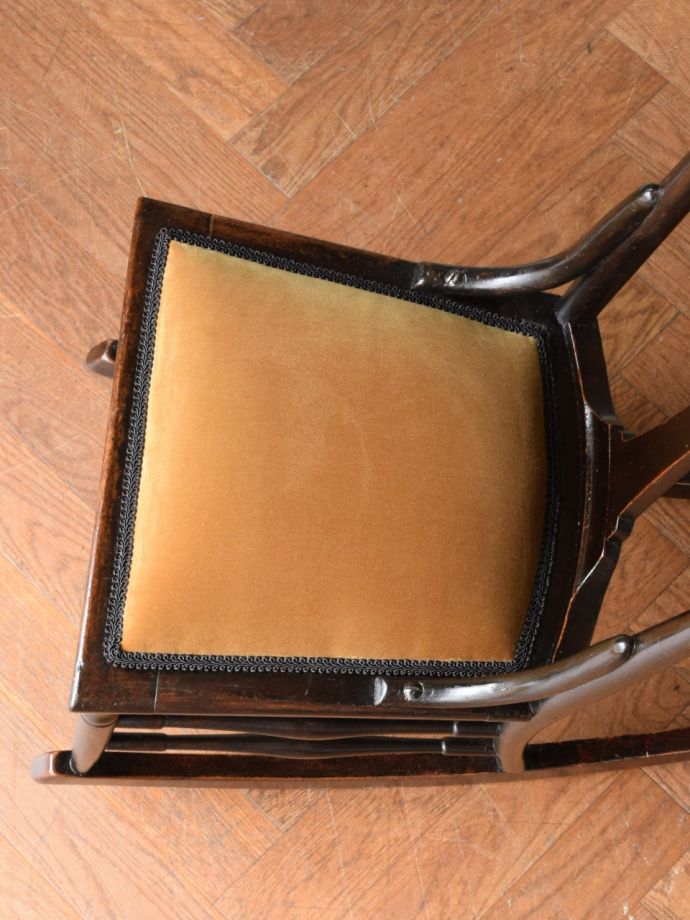 ロッキングチェアの座面