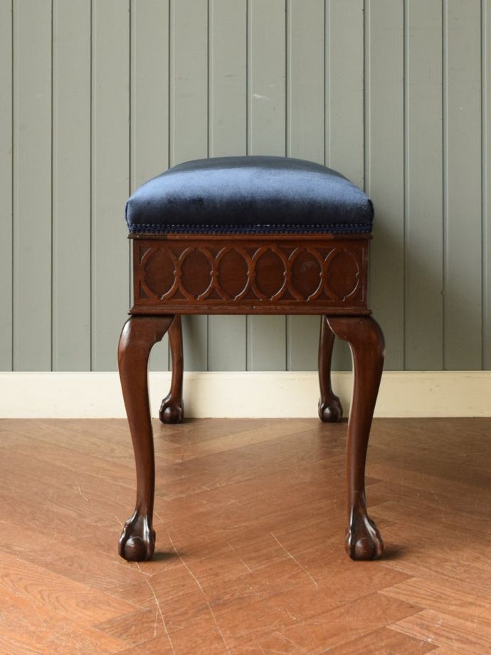 アンティークスツールの側面