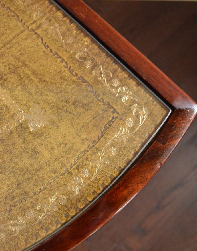 ロイドテーブル アンティーク家具 アンティークの英国家具、マホガニー材のコーナーコンソールテーブル。グリーンカラーのレザーの張り地。(q-615-f)