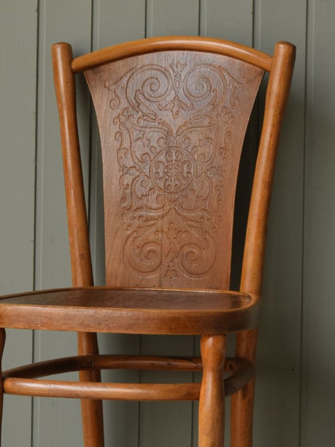 ベントウッドチェアの背もたれ