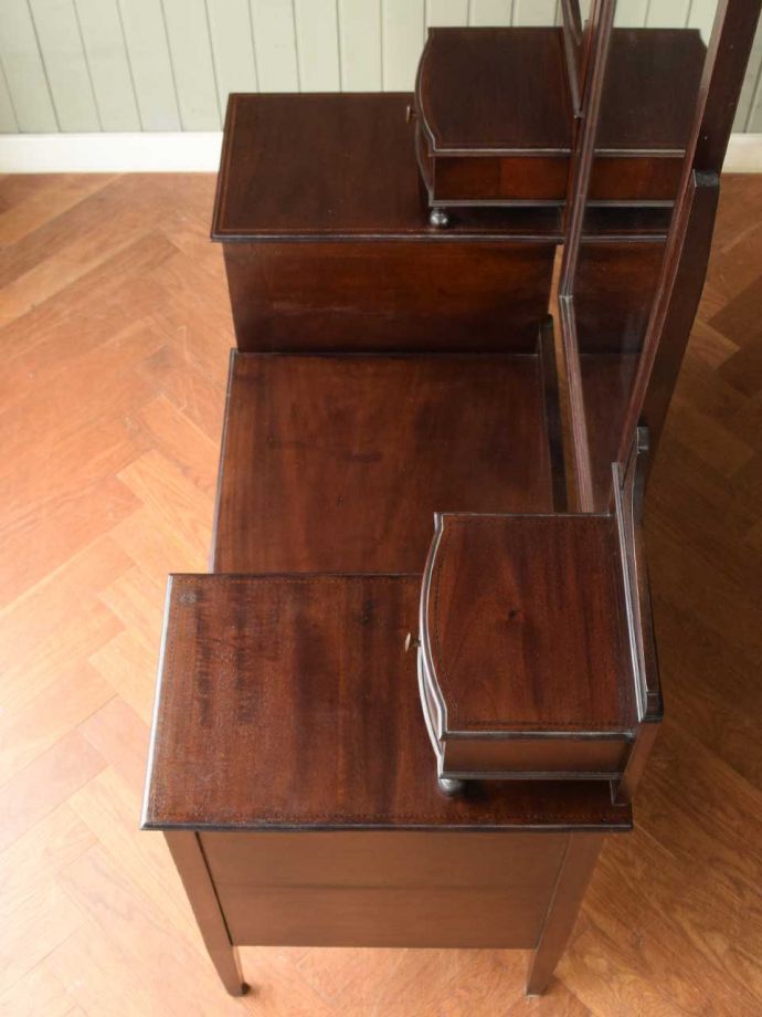 アンティークドレッサーの天板