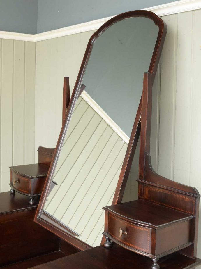 アンティークの鏡