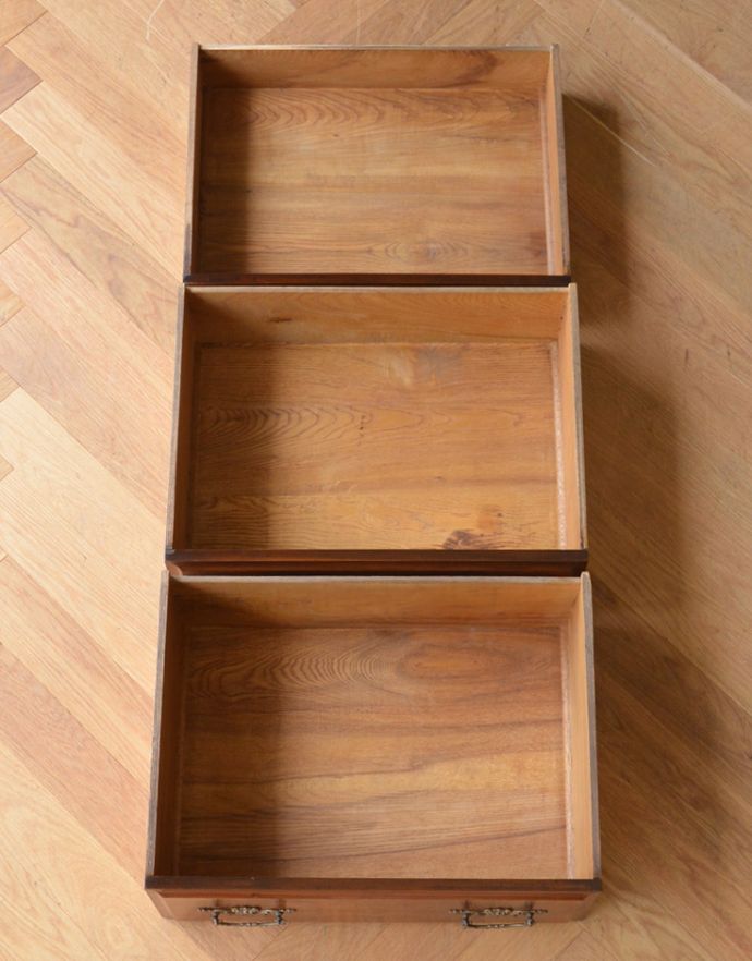 アンティークのキャビネット アンティーク家具 タイル、そして木目が美しいアンティークのウォッシュスタンド、ウォルナット材の英国家具。引き出しは3杯。(q-717-f)