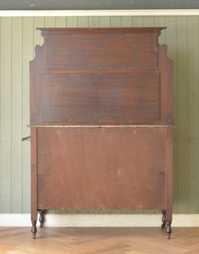 アンティークのキャビネット アンティーク家具 タイル、そして木目が美しいアンティークのウォッシュスタンド、ウォルナット材の英国家具。きちんとメンテナンスしてあるので、裏側もキレイです。(q-717-f)