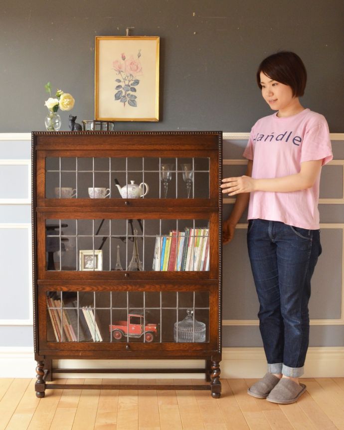 アンティークのキャビネット　アンティーク家具　英国家具らしいオシャレなスタッキングブックケース（オーク材）。本棚としてはもちろん、グラスや食器を並べて飾り棚としても素敵ですよ。(q-746-f)