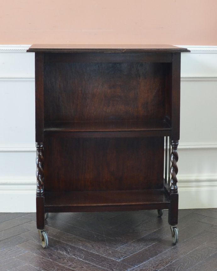 アンティークのキャビネット　アンティーク家具　英国紳士のスモーカーズキャビネット、オーク材のアンティーク家具。きちんとメンテナンスしてあるので、裏側もキレイです。(q-748-f)