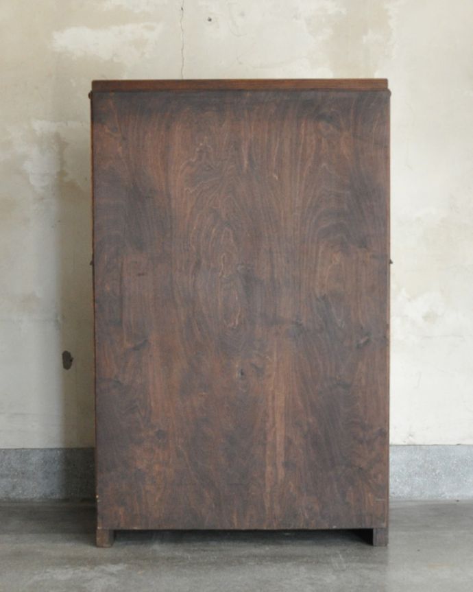 アンティークのキャビネット アンティーク家具 イギリスのアンティーク家具、北欧インテリアにも合うオーク材のキッチンキャビネット(食器棚)。きちんとメンテナンスしてあるので、裏側もキレイです。(q-767-f)