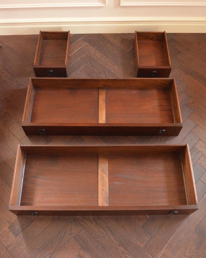 ドレッサーの引き出しの中