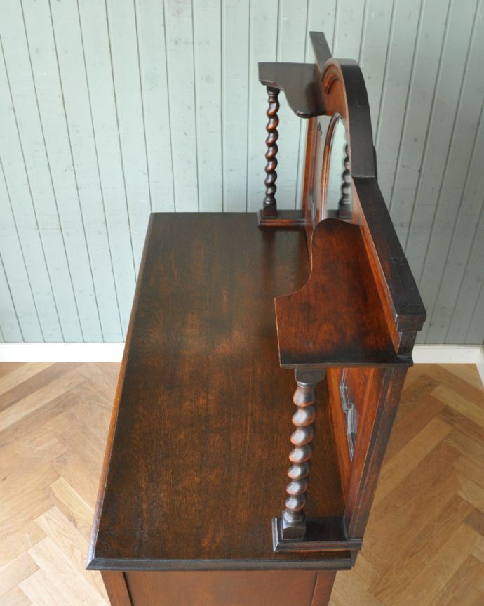 サイドボード アンティーク家具 英国アンティーク家具、オーク材のミラーバックサイドボード(ミラー付きチェスト)。天板もしっかりキレイに修復しました。(q-798-f)