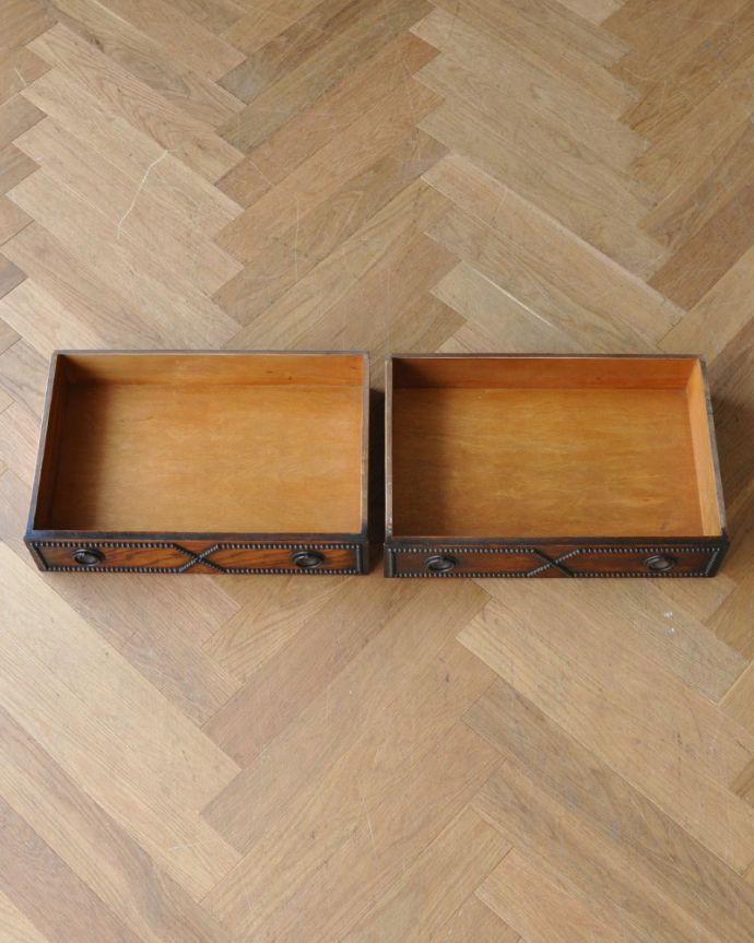 サイドボード アンティーク家具 英国アンティーク家具、オーク材のミラーバックサイドボード(ミラー付きチェスト)。もちろん引き出しの中もキレイに修復しましたもともとシルバーのカトラリーなどを入れて収納していた引き出し。(q-798-f)