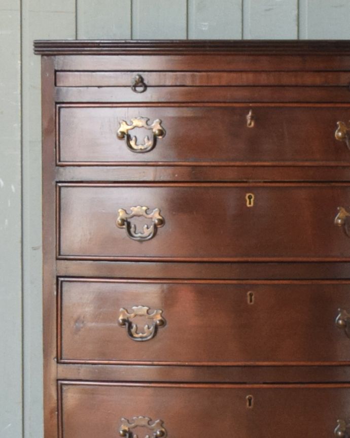 アンティークのチェスト アンティーク家具 トレー付きのチェストオブドロワーズ、マホガニー材のアンティーク英国家具。品のある色合いと木目です。(q-806-f)
