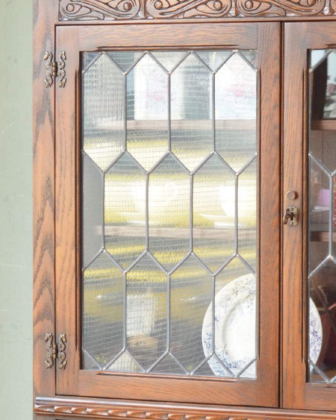 アンティークのキャビネット アンティーク家具 ステンドグラス扉のブックケース(本棚)、英国のアンティーク家具。ガラスも当時のもの。(q-842-f)