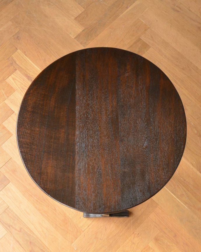 アンティークのテーブル　アンティーク家具　英国輸入の家具、折りたためるアンティークフォールディングテーブル。天板はピカピカにお直ししました。(q-852-f)