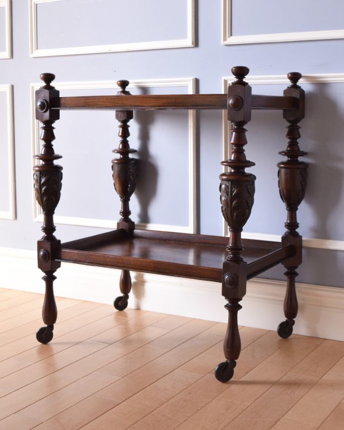 アンティークのワゴン・トローリー　アンティーク家具　美しい脚を持つトロリー（ワゴン）、オーク材のアンティーク英国家具。隅々までピカピカにお直ししました。(q-856-f)