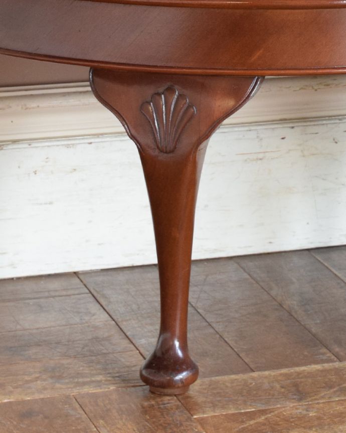 アンティークのキャビネット　アンティーク家具　ハーフムーンのカップボード、きれいなアンティーク家具。しっかりとした安定感があります。(q-860-f)