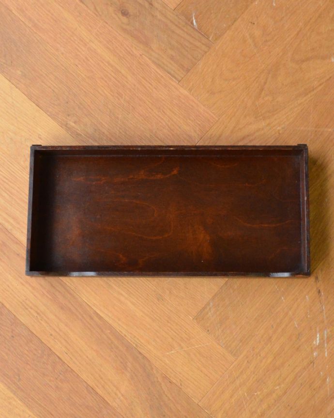 ビューロー アンティーク家具 美しいガラス扉のサイドバイサイド、イギリスのアンティーク家具。もちろん引き出しの中もキレイに仕上げました引き出しの中は特にこだわって修復している場所。(q-861-f-1)