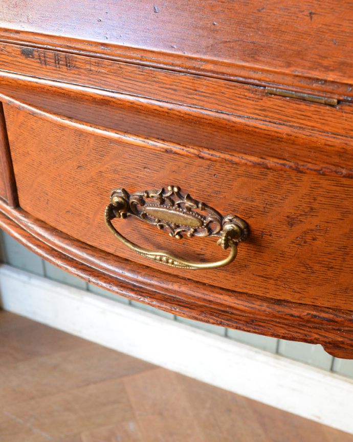 ビューロー　アンティーク家具　ミラーが付いたライティングビューロー、豪華なアンティーク英国家具。アンティークならではのお洒落な取っ手。(q-901-f)