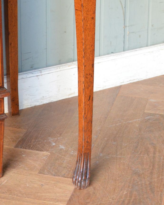 ビューロー　アンティーク家具　ミラーが付いたライティングビューロー、豪華なアンティーク英国家具。安定感のある脚がしっかり支えます。(q-901-f)