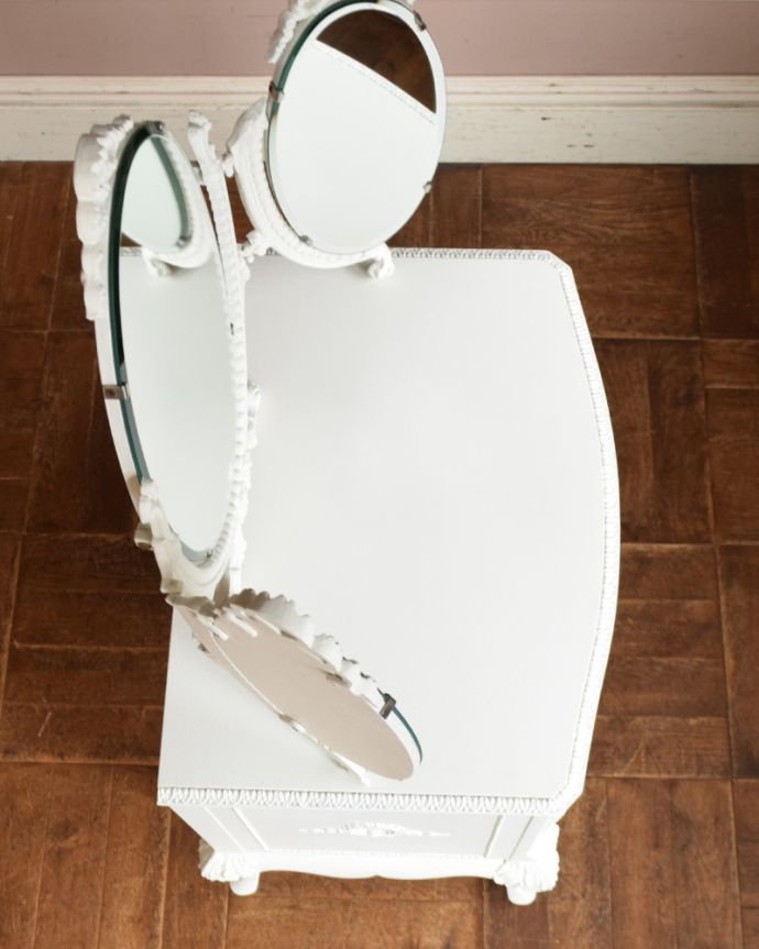 アンティークのドレッサー アンティーク家具 三面鏡が付いたドレッシングチェスト、フランスのアンティーク家具。天板もピカピカにお直ししています。(q-911-f)