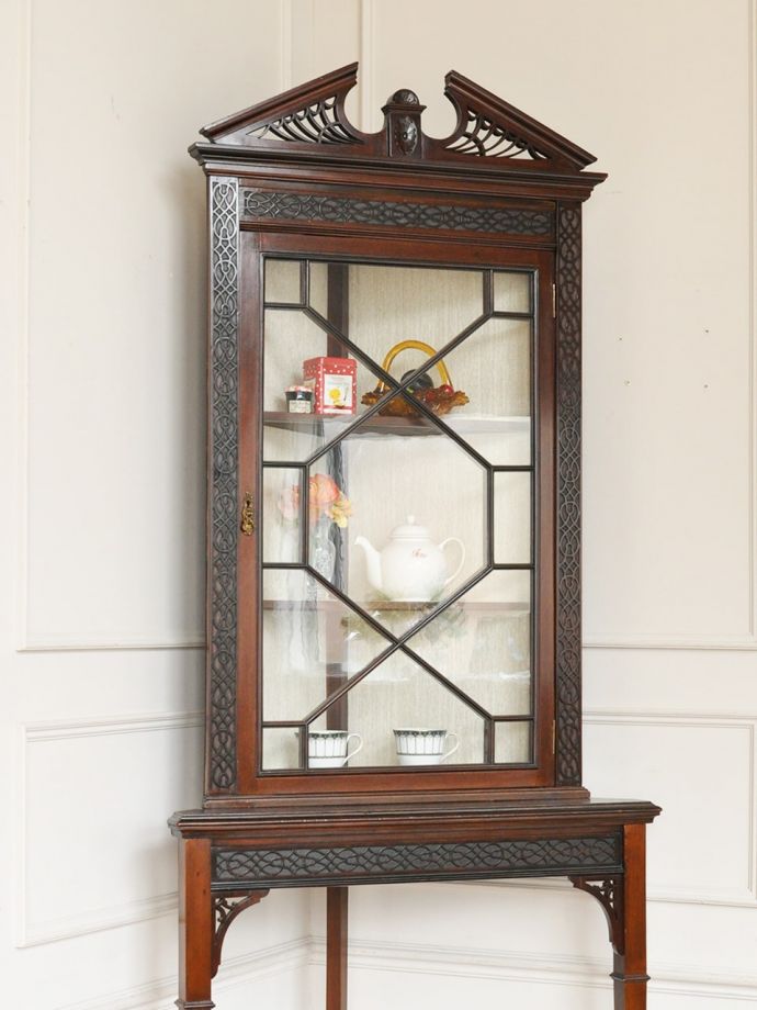 アンティークガラスの扉