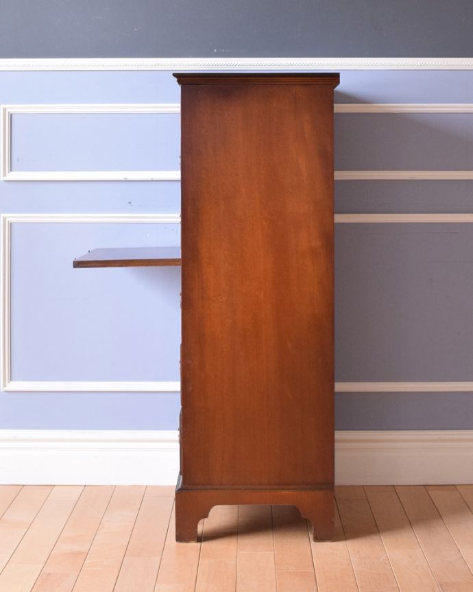 アンティークのチェスト　アンティーク家具　英国スタイルのインテリアに、マホガニー材のチェストオブドロワーズ（トレー付き）。トレイを出したままにしておいても使えます。(q-968-f)