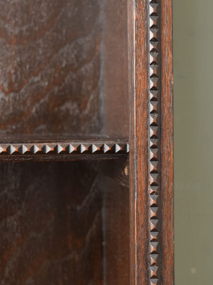 アンティーク家具の装飾