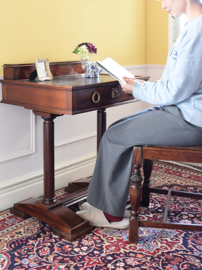 書斎机で楽しむ贅沢な時間