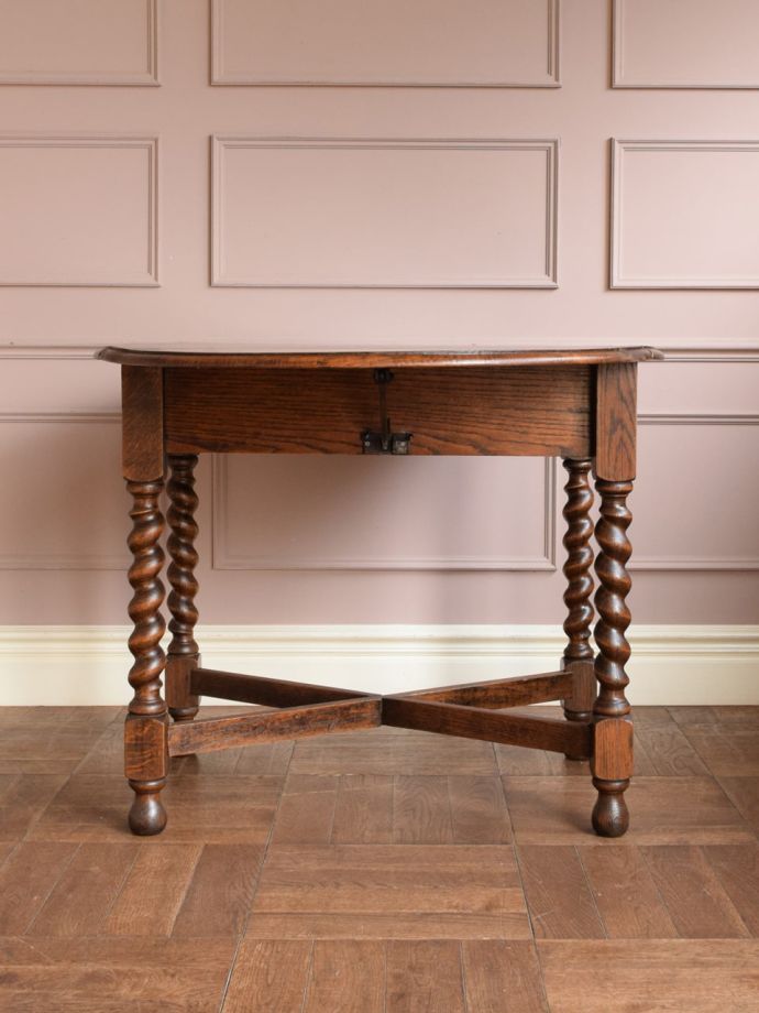 折り畳み式テーブルの側面