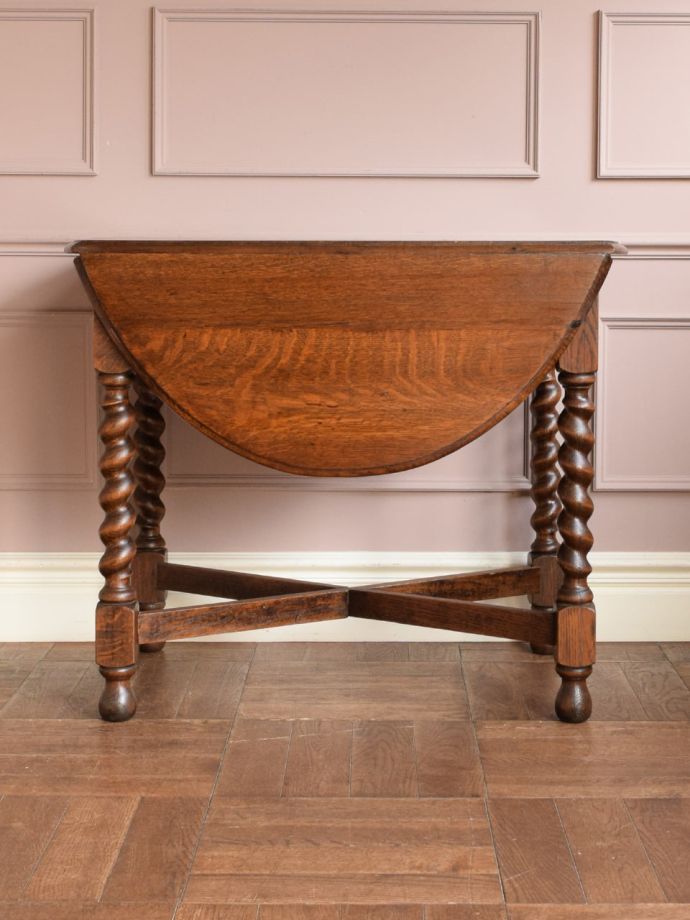 折り畳み式テーブルの反対側