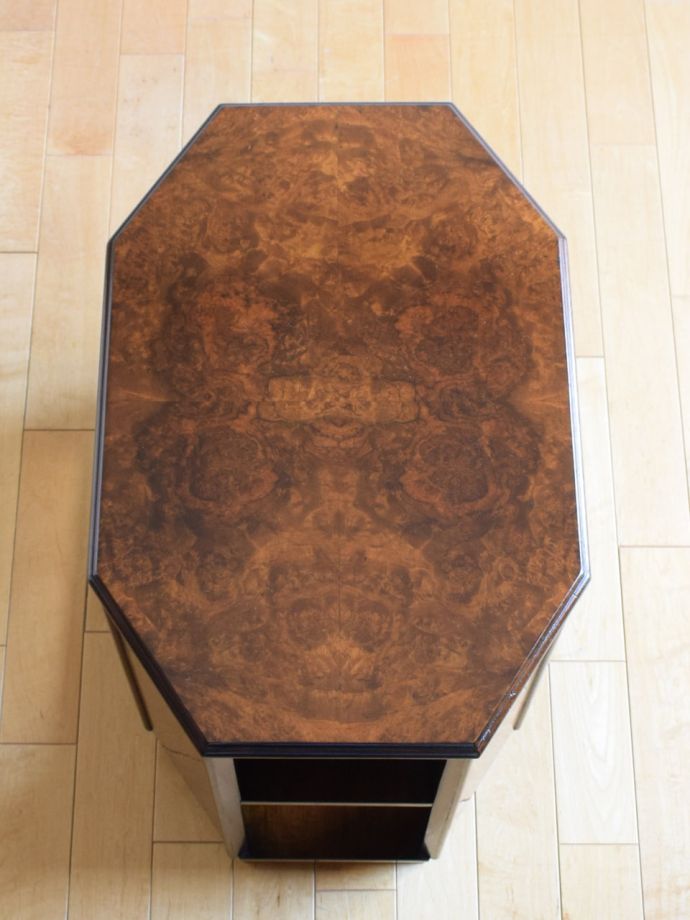 アンティークのテーブルの天板