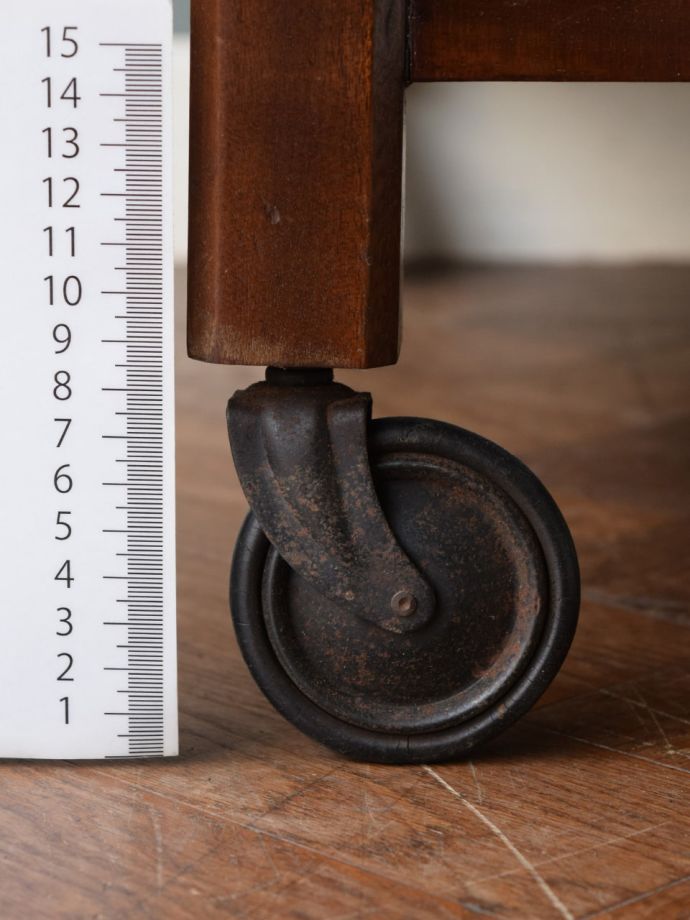 アンティーク家具の脚