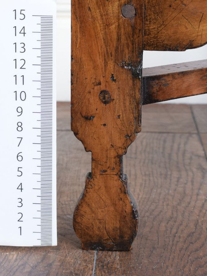 ゲートレッグテーブルの脚