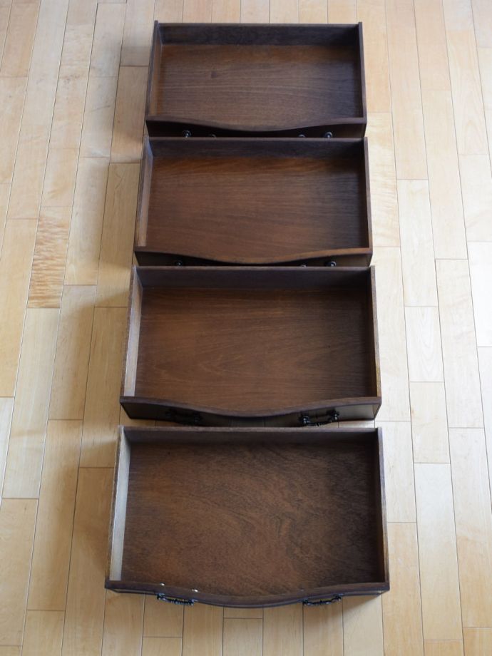 おしゃれなチェストの引き出しの中