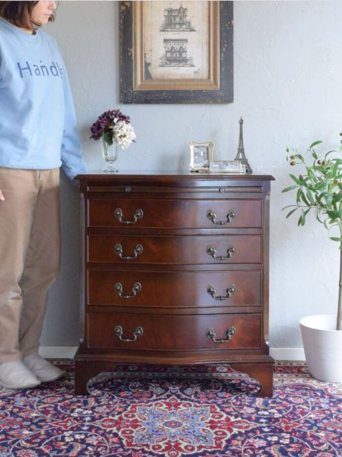 英国アンティークのチェスト