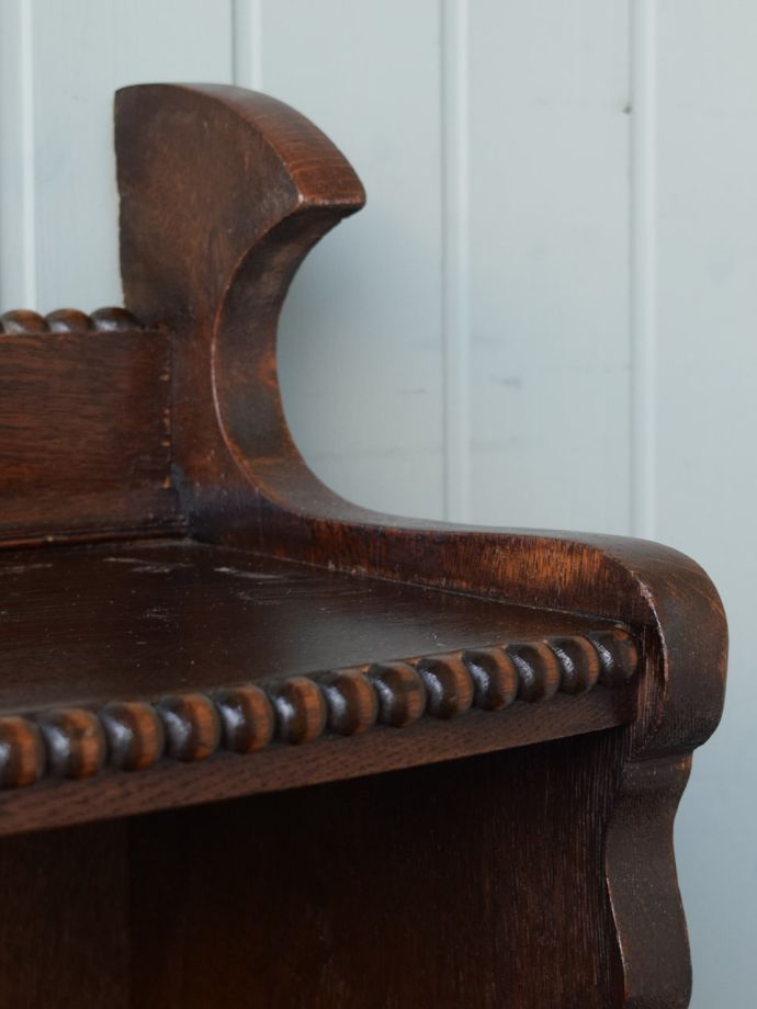 アンティーク家具の装飾