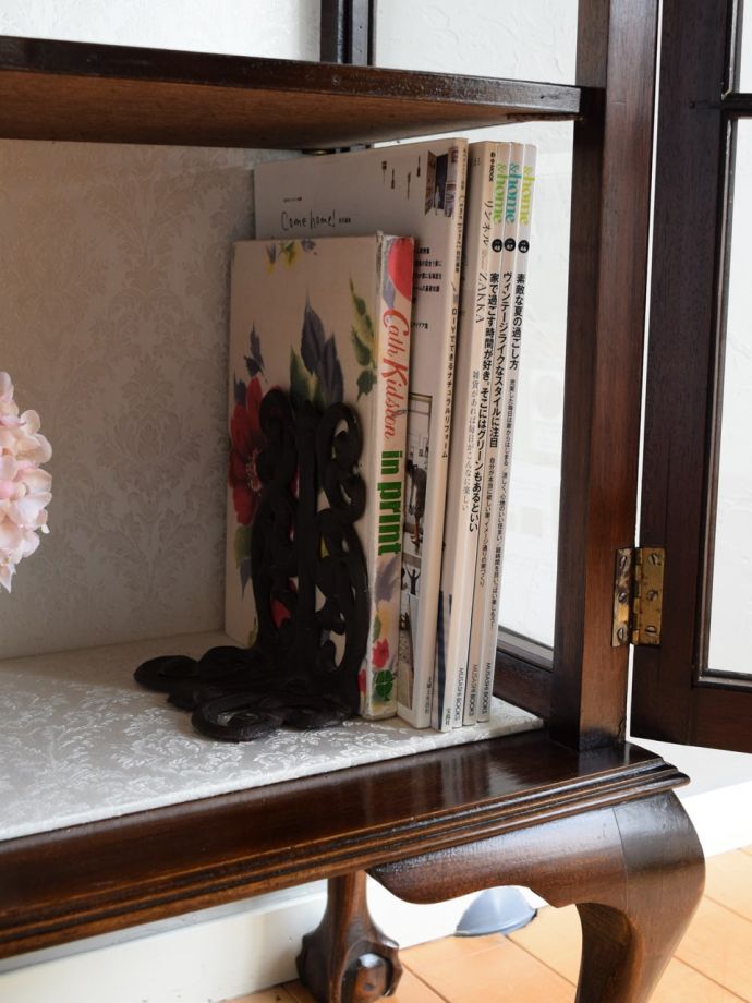 収納たっぷりのキャビネット