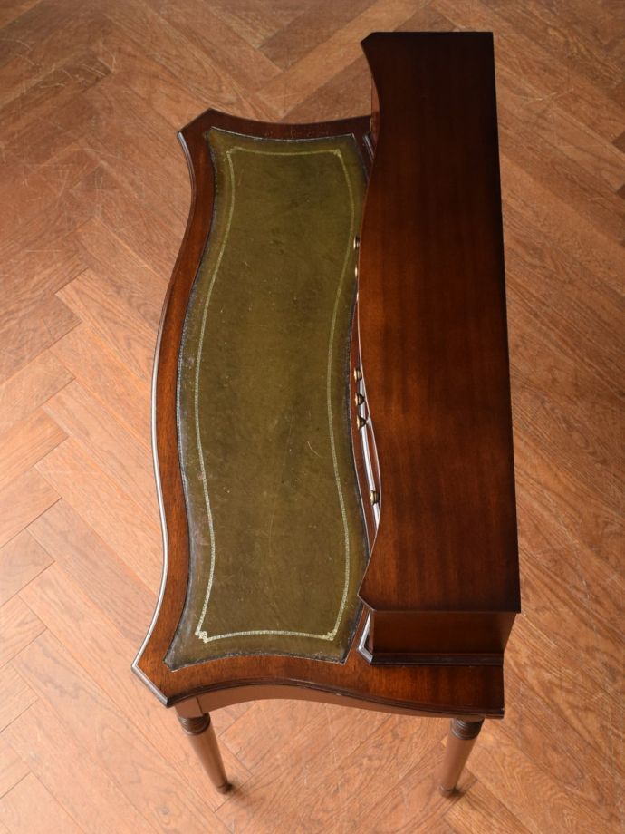 書斎机の美しい天板