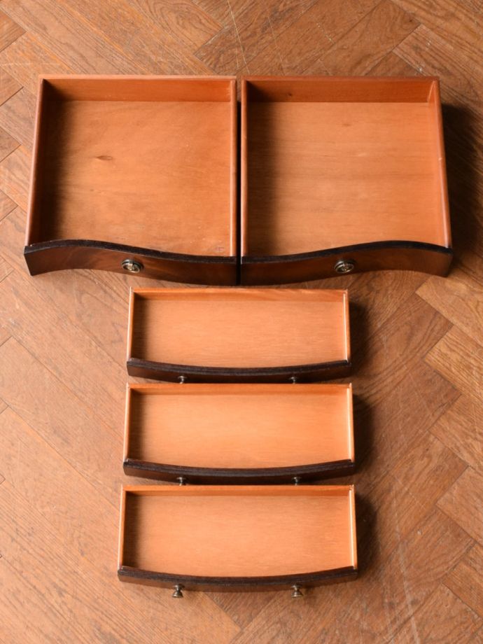 アンティークデスクの引き出し