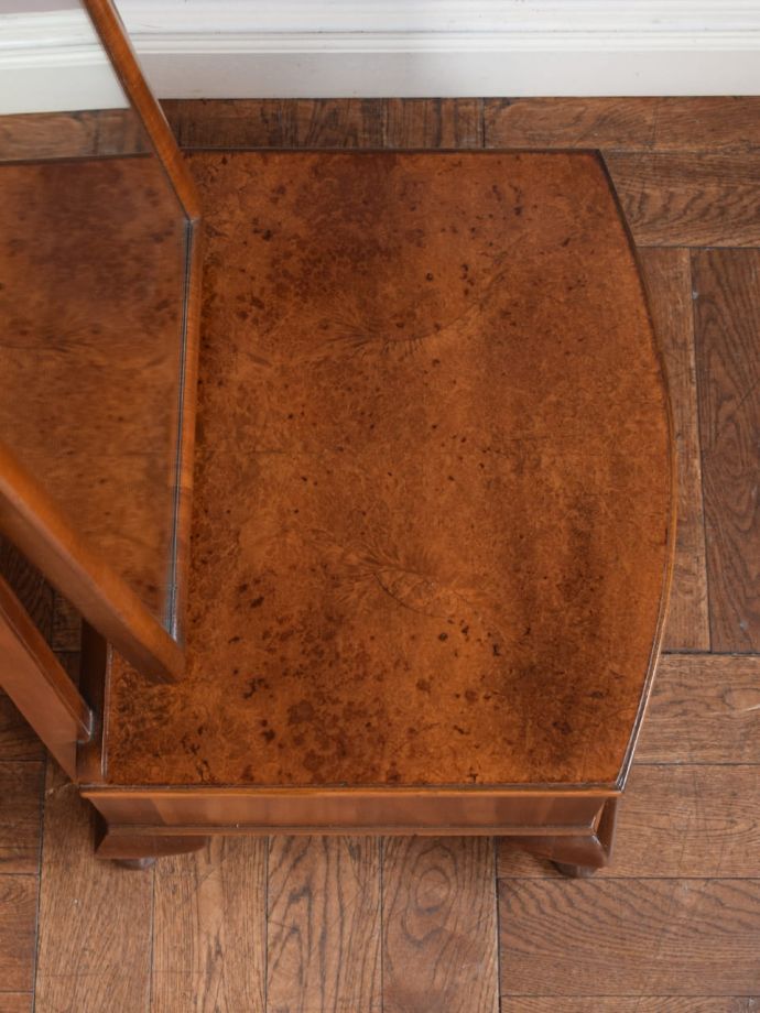 アンティークドレッサーの天板