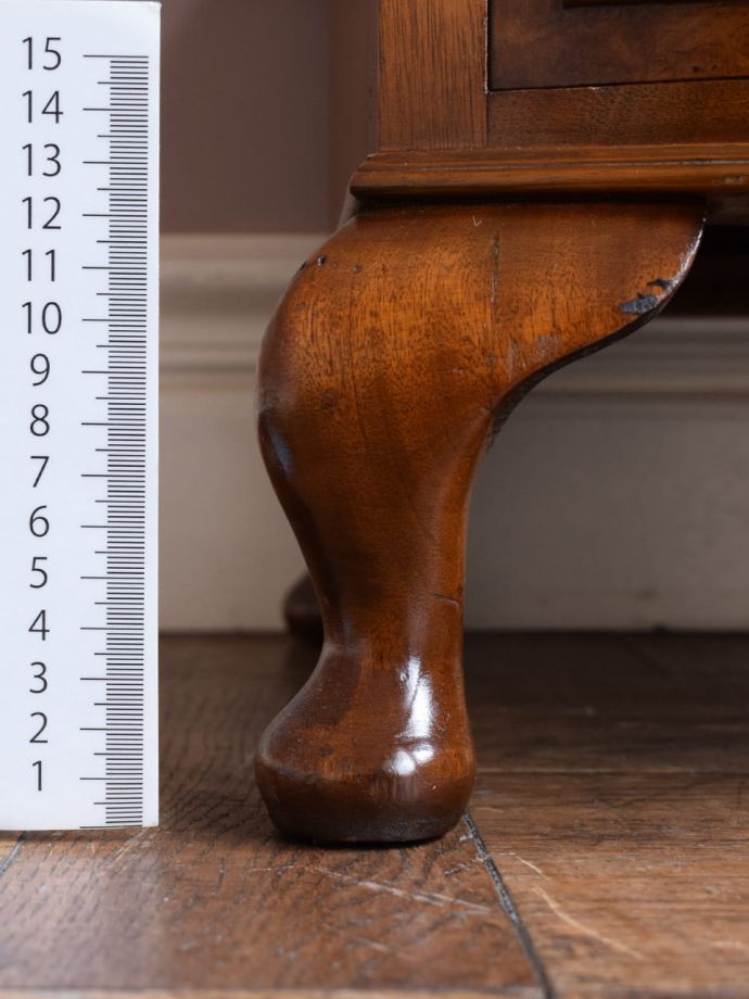 アンティーク家具の脚