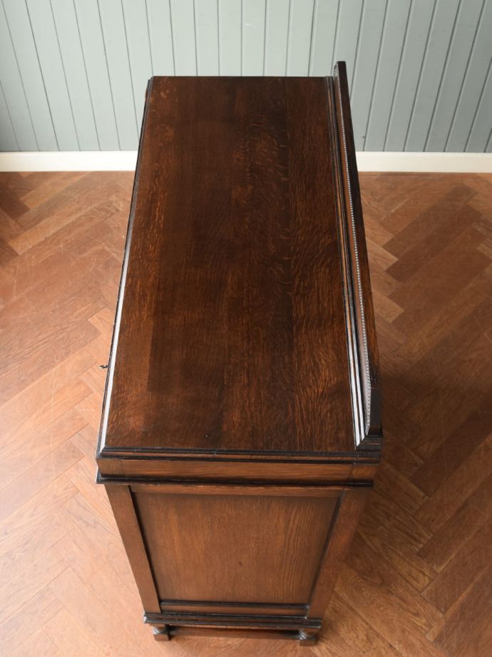 アンティークチェストの天板