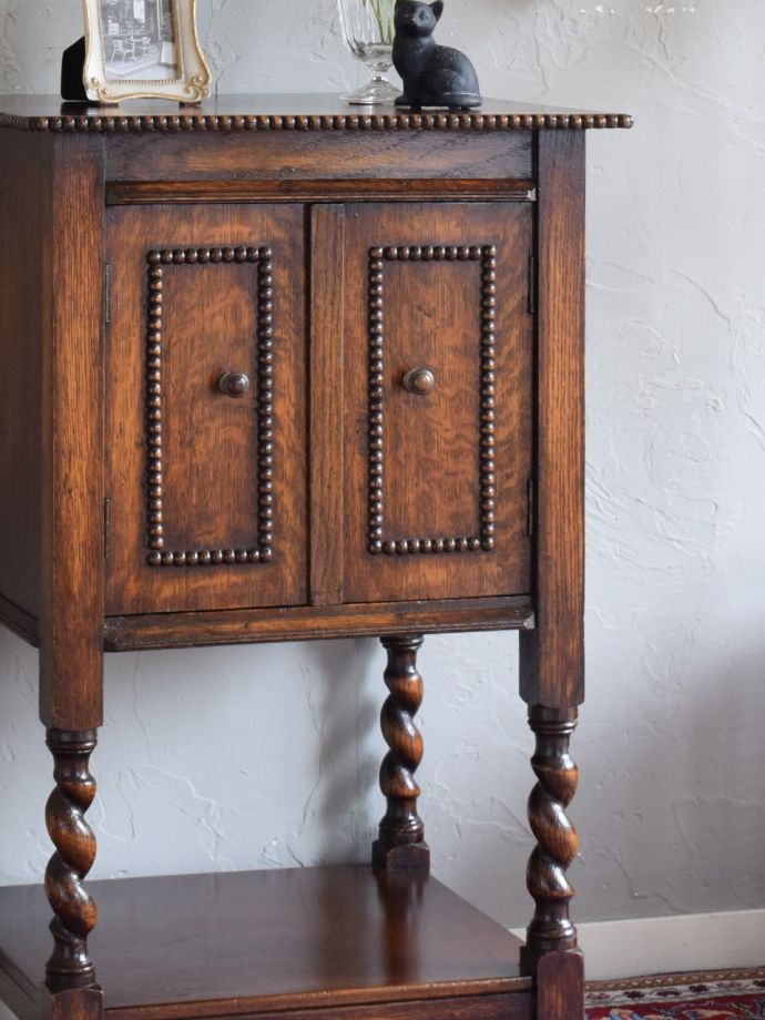 アンティーク家具らしさが漂う装飾