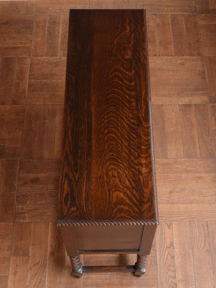 アンティークチェストの天板