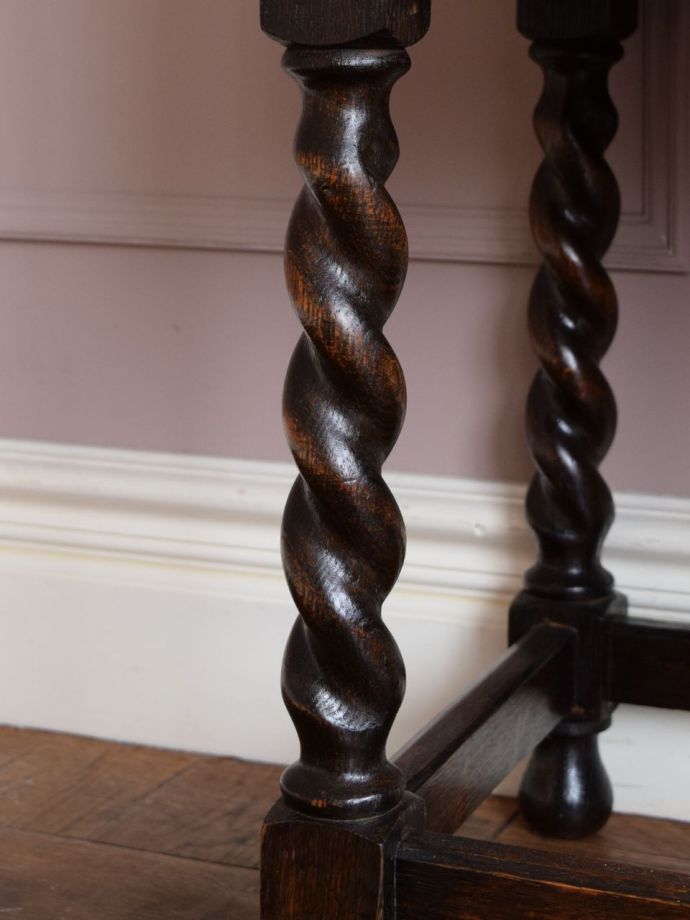 アンティークチェストの装飾