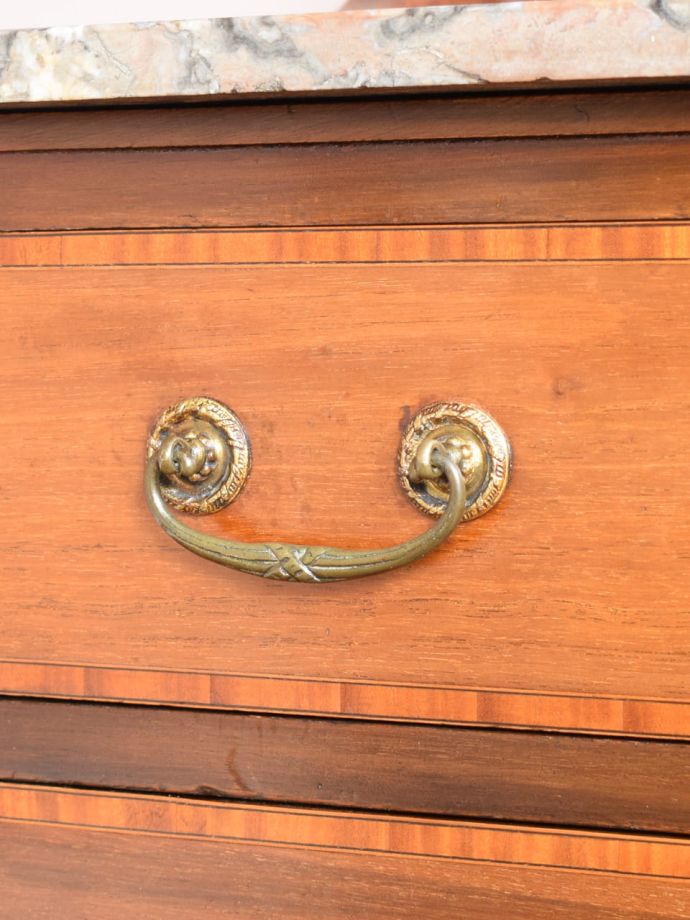 アンティーク家具の取っ手