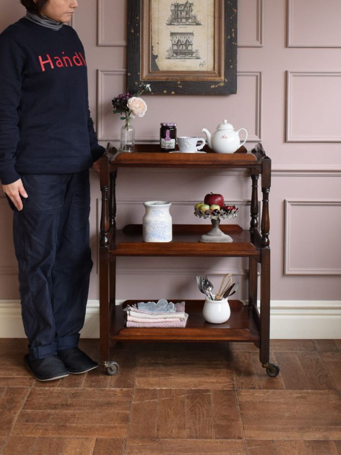 英国アンティークのワゴン